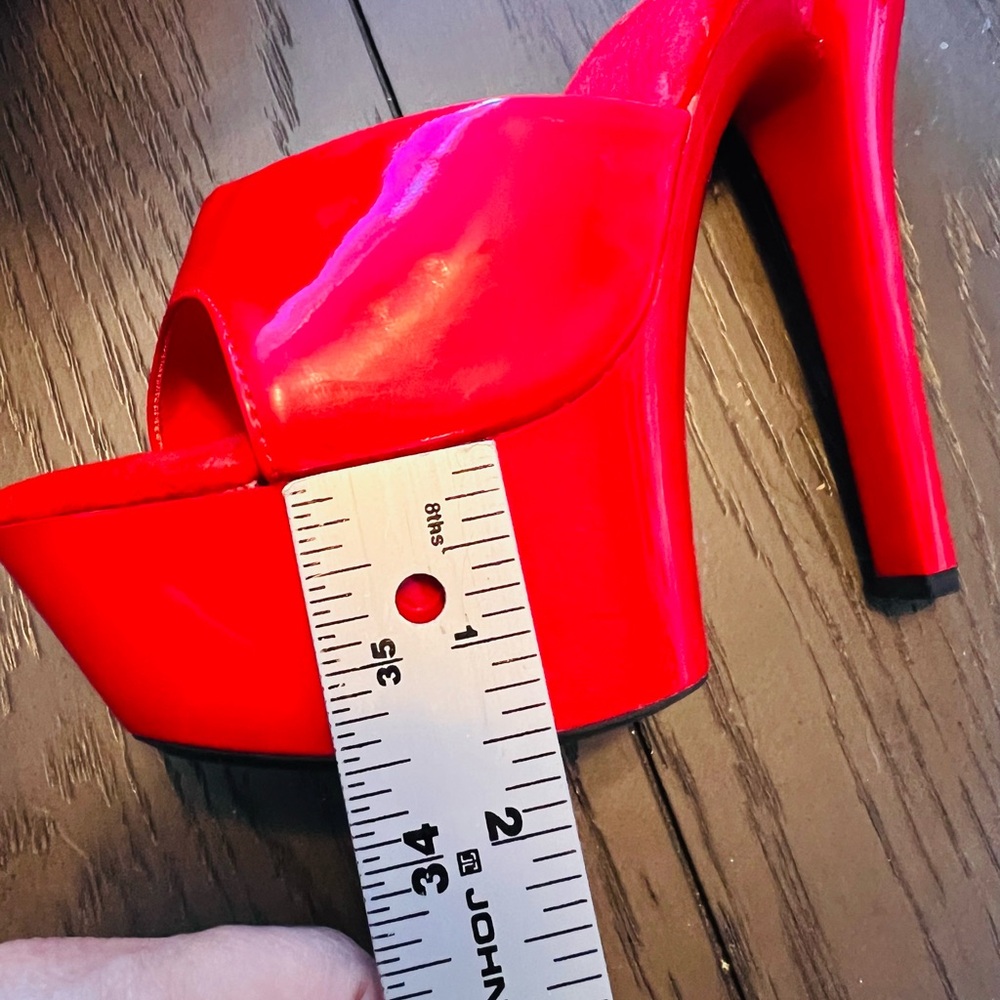 Ellie Red Platform High Heels, size 7 - Picture 5 of 14